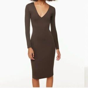 Aritzia Babaton Rich Mocha Brown Contour V-Neck Long Sleeve Dress.  SZ L